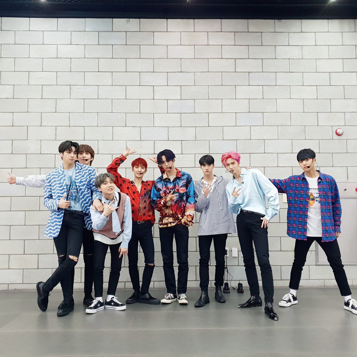 CUBE_PTG's tweet photo. [📸] 20190416 @ 더쇼
　
‘신토불이’에 키노가 합류한 ‘봄눈’까지 목 빠지게 기다린 오늘! 유니버스 마음에 눈이 가득 왔잖아요🌸❄️ 후속곡 활동도 많은 사랑과 응원 부탁드립니다🥰
　
#펜타곤 #신토불이 #봄눈
#PENTAGON #SHA_LA_LA #Spring_Snow https://t.co/ND6Idaydyk