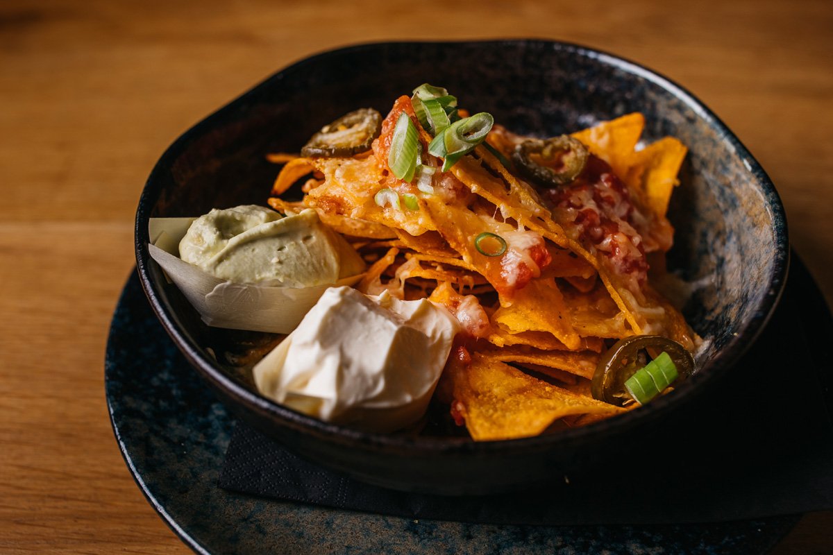 Nieuw bij The Basket Amsterdam: de Speciaal Bier Stempelkaart! 🍺 Bij ieder speciaalbiertje ontvang je een stempel. Volle stempelkaart? Lever hem in en ontvang gratis de Macho Nacho van onze kaart. Genoeg reden om deze week op het terras een lekker speciaalbiertje te drinken!