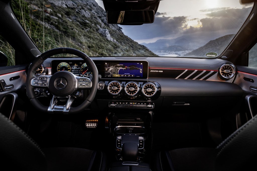 DaimlerTruck's tweet photo. Creating an emotional connection between the vehicle, driver and passengers: MBUX can be individualised and adapts to suit the user. At the same time updates over the air are possible.

#Daimler #Connectivity https://t.co/GPHIRDENhu