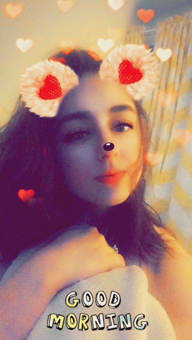 I&rsquo;m going live on Chaturbate in an hour. I hope to see you there 😝 https://t.co/0DIQ7Qeosh https://t