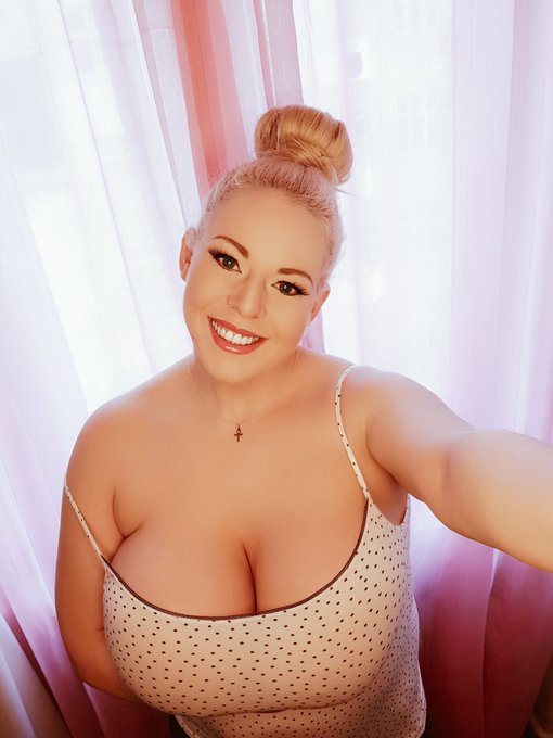 3 pic. Hallo meine Lieben ?wow was für ein Tag ☀️endlich ist der Frühling in voller Pracht da??☀️??wünsche
