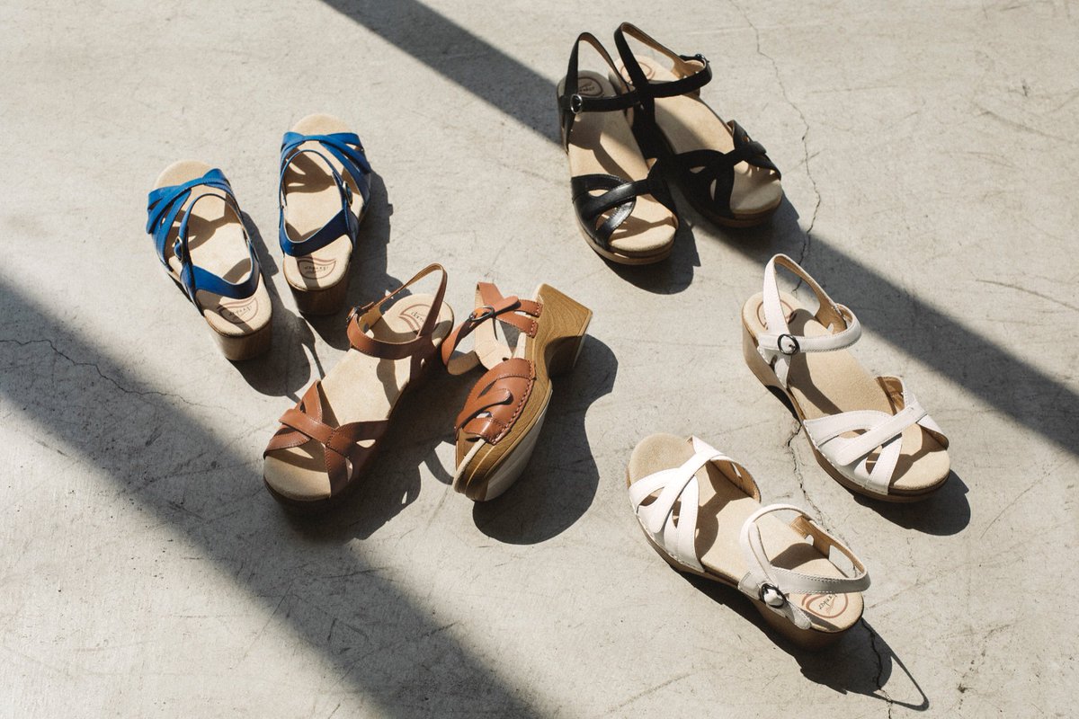 natulan_jp's tweet photo. 【 dansko 】この春夏はきたい!新作&旬カラー
https://t.co/kZQBOHT30B
#ナチュラン #natulan #日々の暮らし #暮らしを楽しむ #シンプルライフ #シンプルコーデ #シンプル #大人女子 #大人コーデ #春夏コーデ #旅の準備
#dansko #danskostyle #shoes #instalove #newshoes #shoelover #comfort https://t.co/C1GkAtVeUb