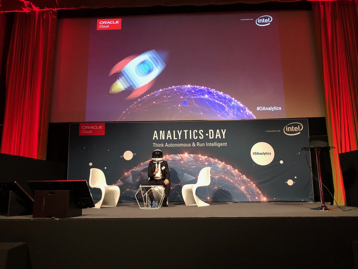 plemartret's tweet photo. #OAnalytics day Paris about to start #data #Cloud avec ⁦@Oracle_France⁩ #explain #dv #exadata the stage is set GO https://t.co/Qo4AoDMRVg