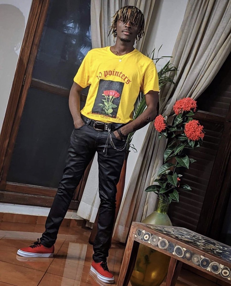 Quamina_Mp's tweet photo. Ako’s fine boy..you’ve cut your hair fine fine right now you say you’ll do Rasta 🙄😹😹.. @kofi_mole ..Happy birthday booboo ..More Life My Brother 😅💪🏾💯♥️ https://t.co/oyc7DQMhpO