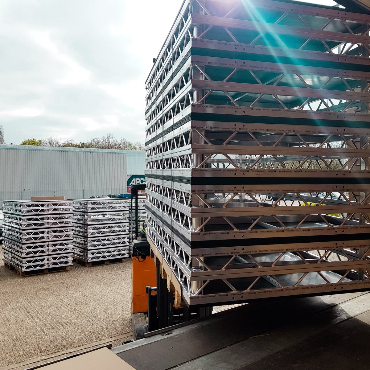 LightspaceUK's tweet photo. We receive big deliveries almost every week due to high demand. Customers loves our products because of its quality and affordable price.
Call us on 01604664571 or email sales@impact-products.co.uk
#stagedecks #staging https://t.co/FNEmhhPNdA