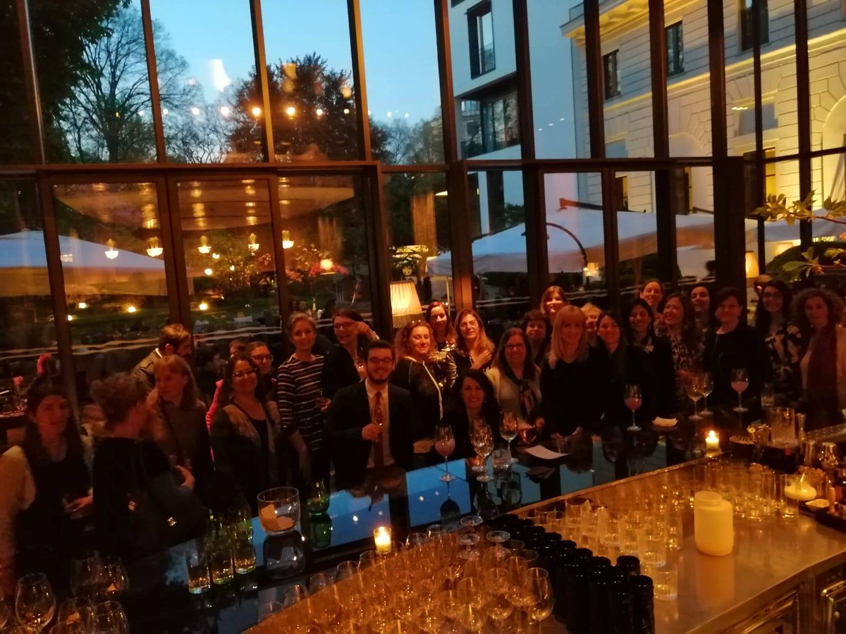 IntiDiplomat's tweet photo. Bellissima serata ieri all'Hotel #Bulgari di #Milano per l'appuntamento #funzionaridiConsolato. Hanno partecipato 45 Paesi differenti, ringraziamo la nostra amica Myfanwy Woods-Jack per il coordinamento, il Direttore Vincenzo Falcone e la direttrice commerciale Valera Erba! https://t.co/sxDE5b4a4R