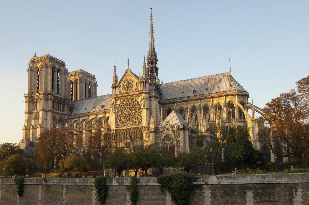Nous nous mobilisons via notre fondation #CréditAgricole Pays de France pour la reconstruction de la cathédrale #NotreDameDeParis et débloquons dès à présent une première dotation de 5 millions d’euros. ow.ly/QDoz30orCNf  <a href="/CA_IDF/">Crédit Agricole IDF</a> #NousrebatironsNotreDame