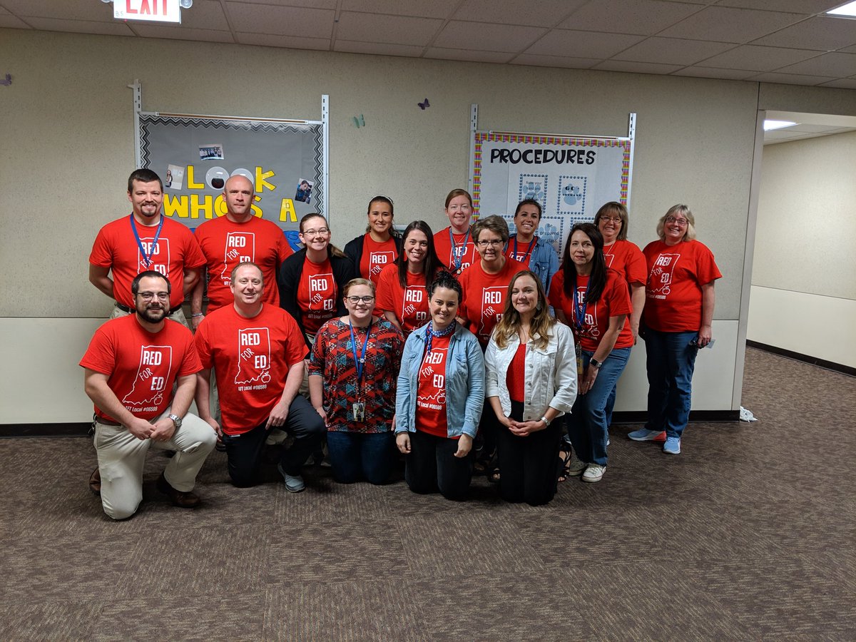 Hangwithcooper6's tweet photo. Red for Ed! GCCSC Teachers rock! #proud2bmis @BerrierScott @Mrs_Blasdel @MrsGlant @MrsHerronMIS @ajdctilley @MissStriflerMIS @wayne5th https://t.co/NacNBt71aP