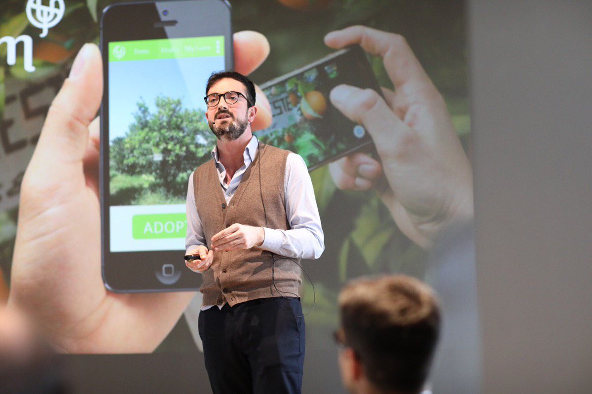 Ma come si coniuga la  filiera corta con una Banca come #Mps? <a href="/biorfarm/">Biorfarm</a> aiuta a creare una connessione emozionale col cliente, con le persone, posiziona la banca in termini di #CSR e #sostenibilità ed è una leva di posizionamento e #reputazione. #OfficinaMps #SelectionDay