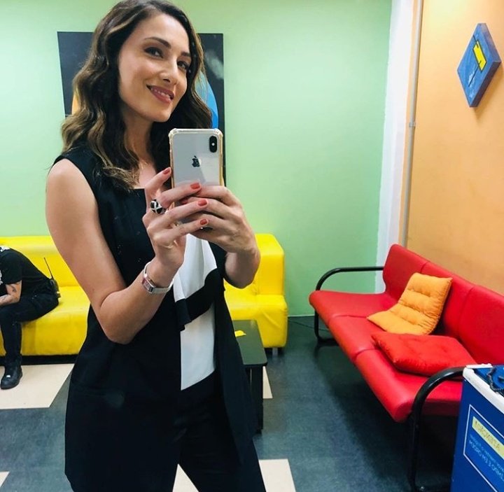 MAEFERNANDAVILA's tweet photo. Diretamente da Europa para o Brasil... desta vez é definitivo 🤗 cheguei e cheguei para causar 🔥 https://t.co/mvpZzIF1TY