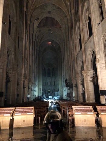 Il fuoco a Notre-Dame distrugge la storia e la Bellezza ##bonvivre #cattedraleNotreDame #distruttalacattedrale #fuoco #NotreDamedeParis #parigi #prima bonvivre.ch/2019/04/critic…