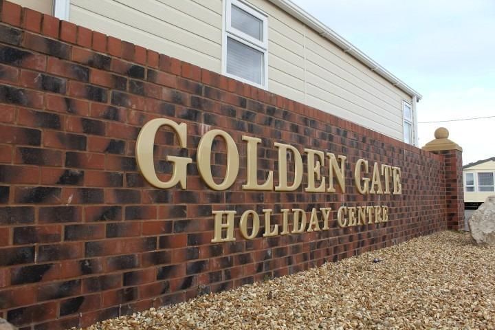 Why buy a used static caravan in North Wales?
seldonsgoldengate.co.uk/static-caravan…