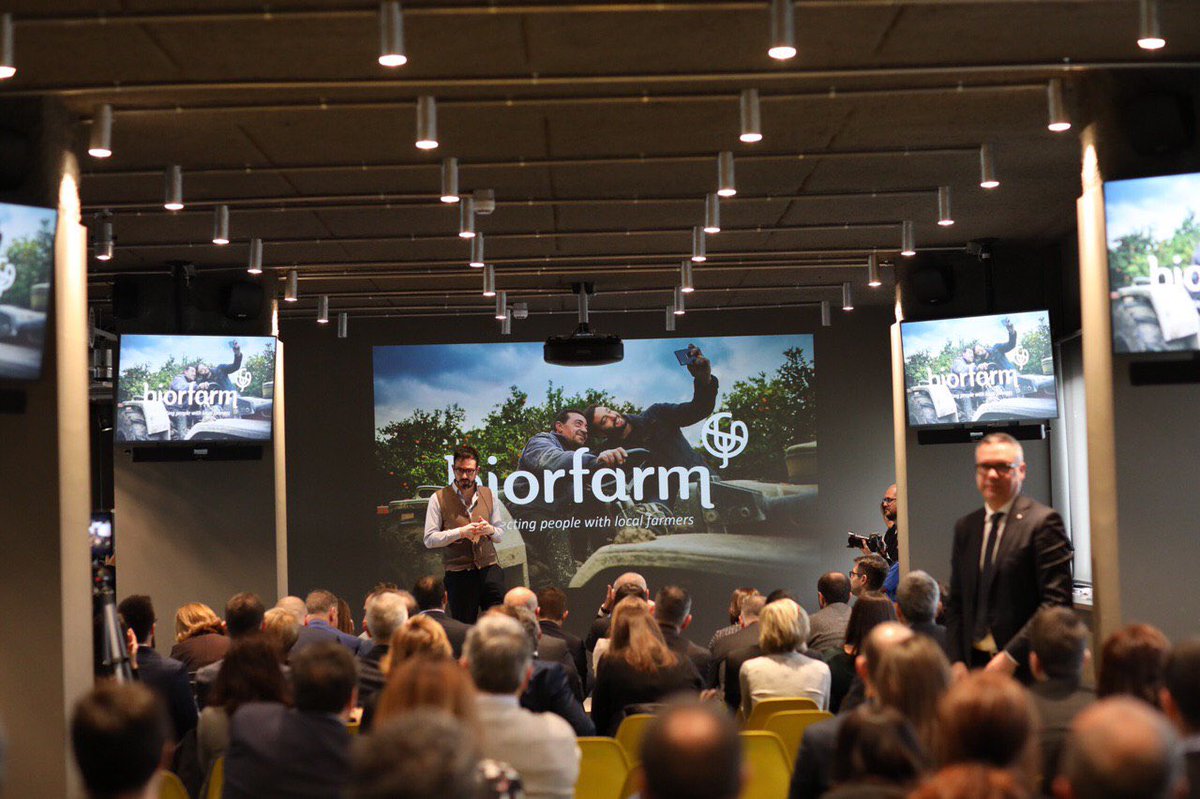 soc_rep's tweet photo. .@Biorfarm è una piattaforma web e mobile che permette di adottare uno o più alberi da filiera corta e coltura bio e creare il proprio campo digitale con vantaggi per tutti: impatto sociale e ambientale positivo, si dà lavoro e gli alberi stoccando anidride carbonica #OfficinaMps https://t.co/7XRYjkHvCZ