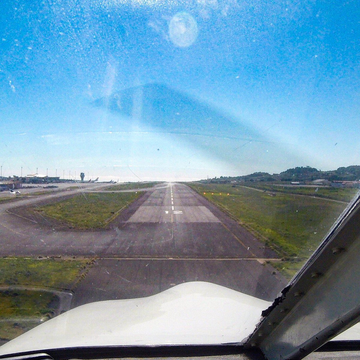 Runway without the markings looks pretty strange... But at least the surface is already in a better shape 😅 👋 #pa28 #piper #cockpit #cockpitphotos #cockpitview #pilot #aviation #flyinggopro #goprooftheday #goprohero4 #hero4silver #flying #airborne #goproaviation #gopropilot