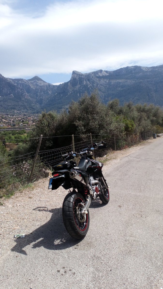 Motogp_Art's tweet photo. World touring challenge completed. Great atmosphere, roads and scenery. 👍😎🌍🏔️🏍️#losultimosmohicanos https://t.co/NOPT43zxAL