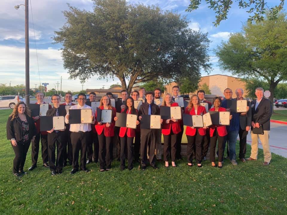 Candicerl2012's tweet photo. Such a great night at the School Board meeting! Thank you to everyone who made it possible to honor our students! I am so proud of each one of them!! @WEHS_Raiders @RoboticsRaiders #RFL #LevelUpWylieISD #RaiderNation @WylieISD https://t.co/1K7wLfJEFP
