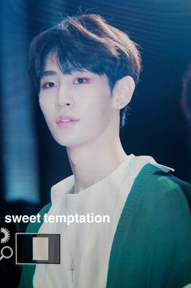 STTE_lou's tweet photo. 190416 더쇼 퇵길아웃 프리뷰

존잘이야

#로우 #lou #호성 #김호성 #VAV #kimhosung #THRILLA_KILLA #브이에이브이 https://t.co/hwzzKg7Y3R