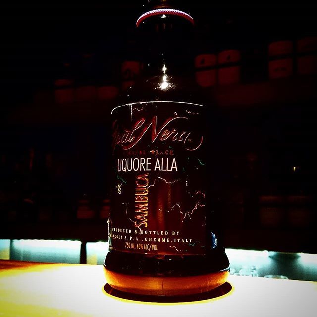 Bar_The_Rothko's tweet photo. BAR THE ROTHKO
7時15分オープンしております。
#リキュール #ブラックサンブーカ #オパールネラ #liquor #blacksambuca #opalnera https://t.co/cfHc6MbnLu https://t.co/VwYaZXiAE5