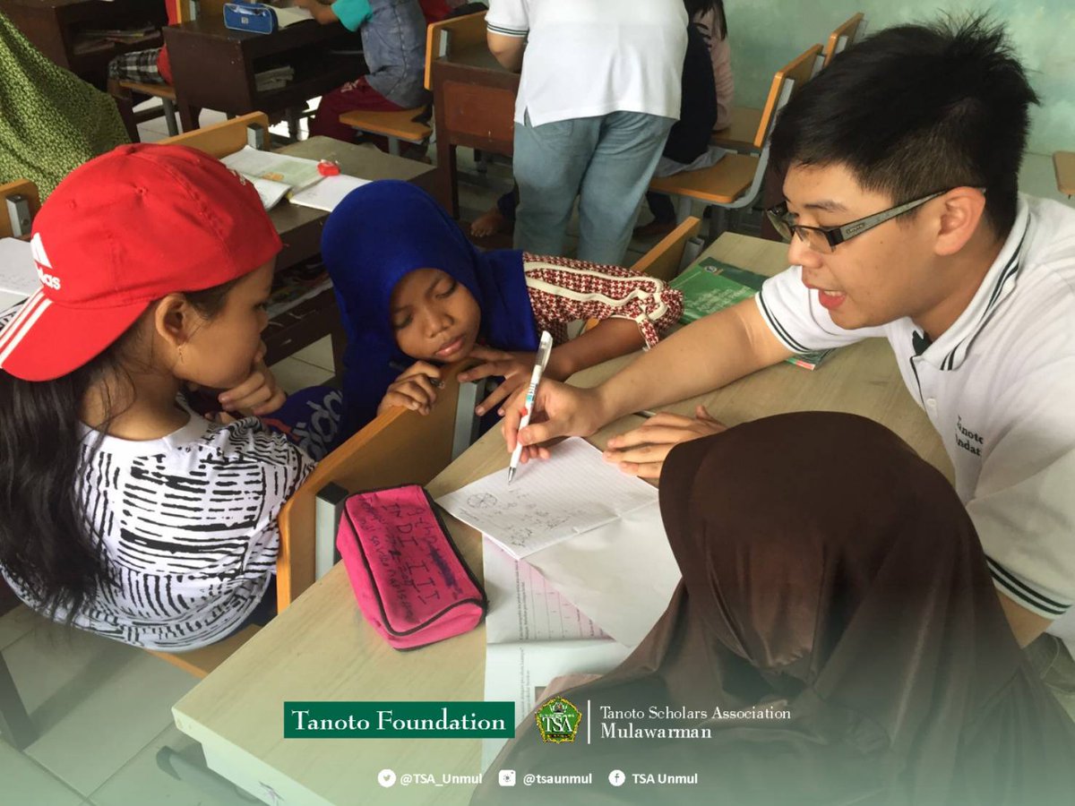 TSA_Unmul's tweet photo. Hi T-Friends !
Pada tanggal 13 April 2019 TSA UNMUL kembali mengajar di SDN 015 Lempake Desa Muang Dalam. Kali ini adik-adik mempelajari tentang bagian tubuh dalam Bahasa Inggris dan pecahan dalam Matematika. Antusiasme mereka sangat luar biasa. 
IG: tsaunmul
FB : Tsa Unmul https://t.co/HoypdPZvZT