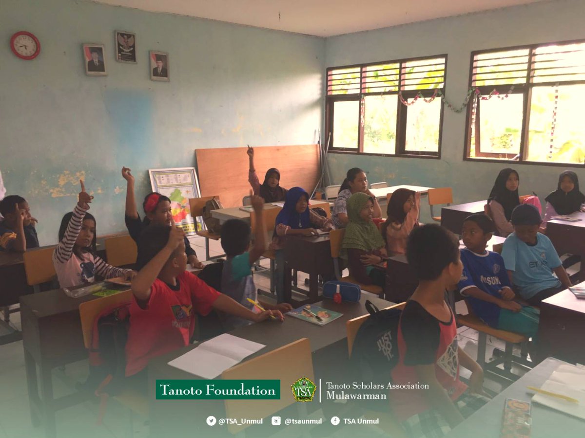 TSA_Unmul's tweet photo. Hi T-Friends !
Pada tanggal 13 April 2019 TSA UNMUL kembali mengajar di SDN 015 Lempake Desa Muang Dalam. Kali ini adik-adik mempelajari tentang bagian tubuh dalam Bahasa Inggris dan pecahan dalam Matematika. Antusiasme mereka sangat luar biasa. 
IG: tsaunmul
FB : Tsa Unmul https://t.co/HoypdPZvZT