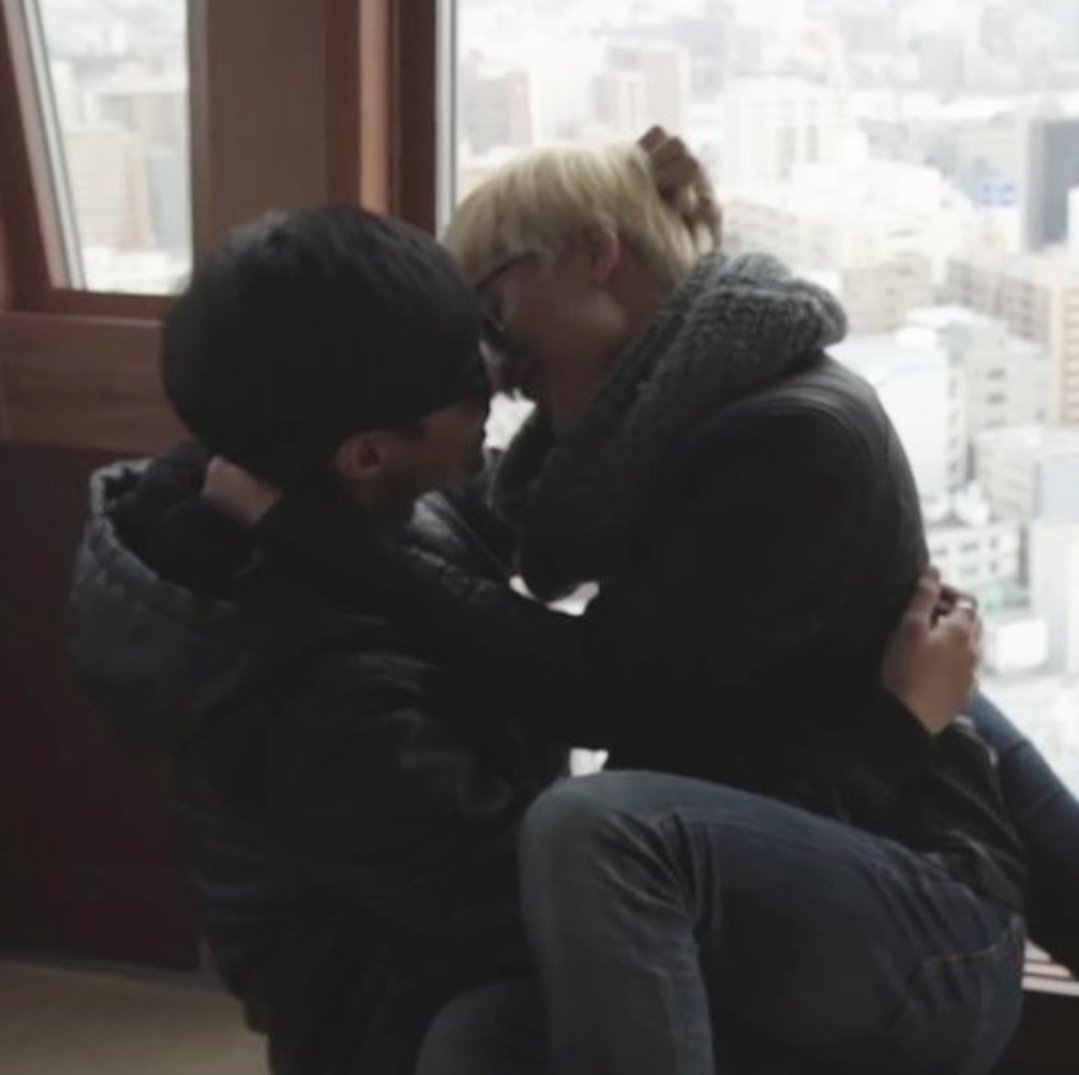 jace23_'s tweet photo. @khunmaeeee You mean this ship???? #BankJames #BankThiti #JamyJames #JamesTeeradon https://t.co/6FF9Hbie86