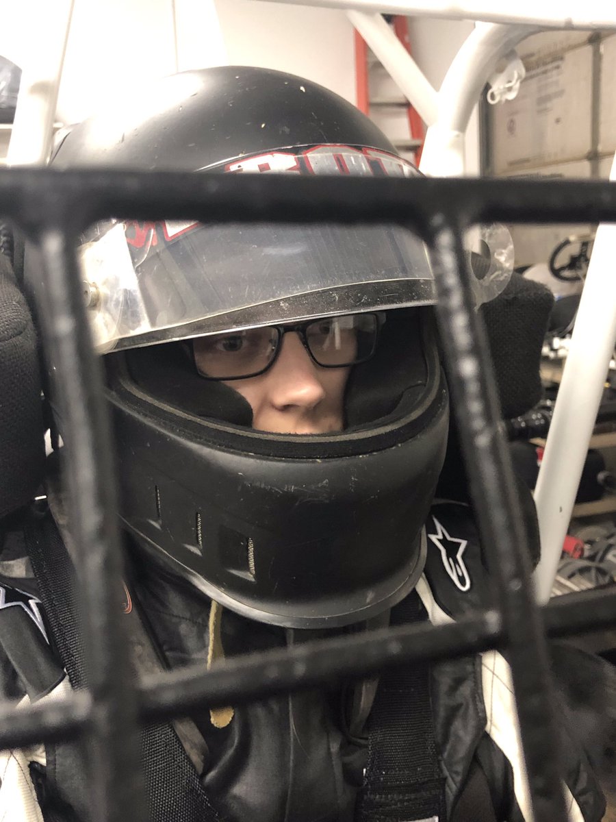 ScottBroty33's tweet photo. Seat is fitted, getting really excited for this Friday. Never has four days felt so far away!😩 https://t.co/dBLQtOtZDy