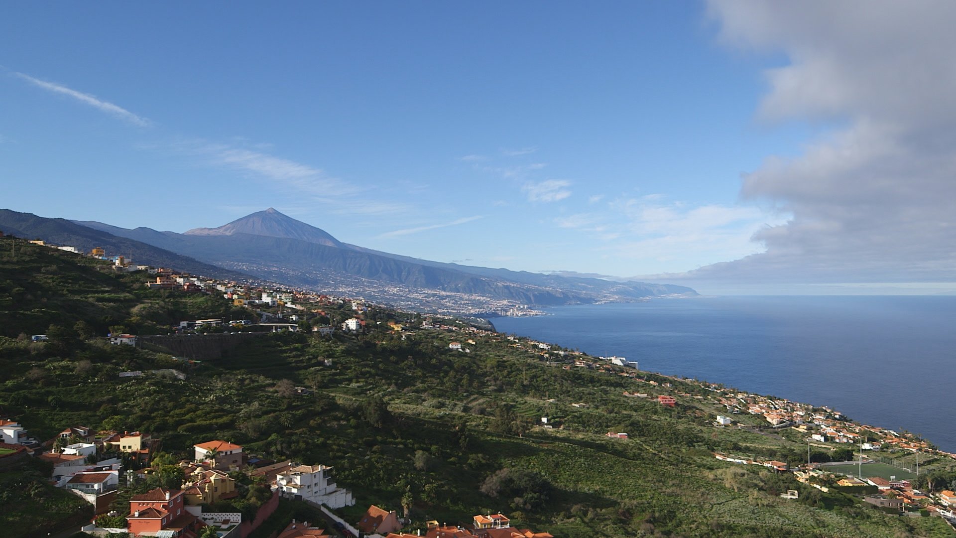 世界遺産 21日の放送はスペイン 大西洋に浮かぶカナリア諸島です テイデ国立公園のあるテネリフェ島は まさに火山のミュージアム あらゆる火山現象を見ることができる貴重な場所なんです 驚いたことに 町の中心部にまで小さな火山がありました 世界