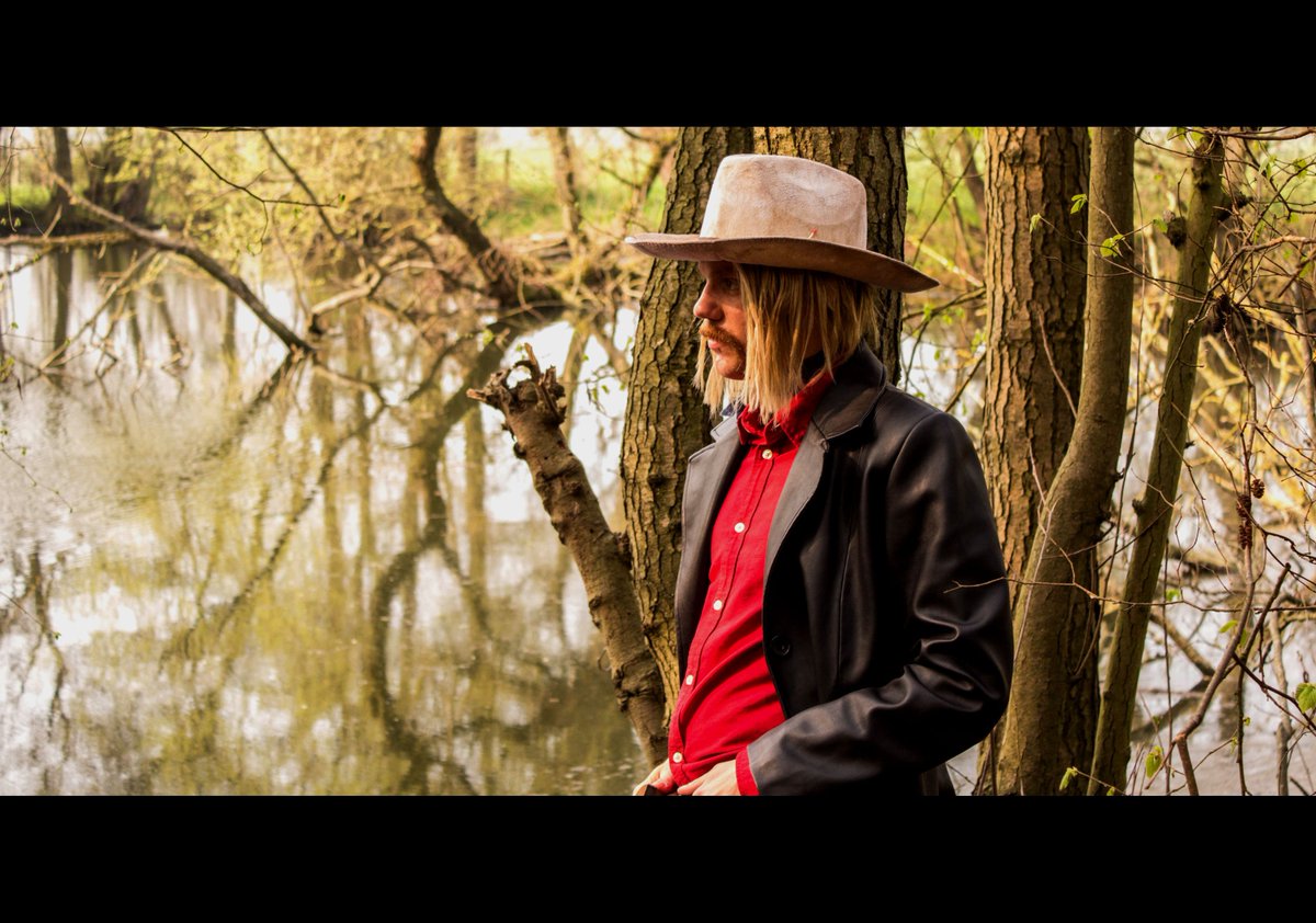 chronostal's tweet photo. Others pictures of my Micah Bell Cosplay.

#rockstargames #RedDeadRedemption2 #cosplayer #cosplay #Cowboys https://t.co/Yp16uCNcZy