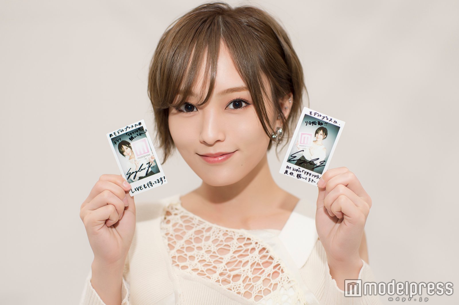 山本彩 サイン入りチェキ 山本彩さん直筆サイン入りチェキ