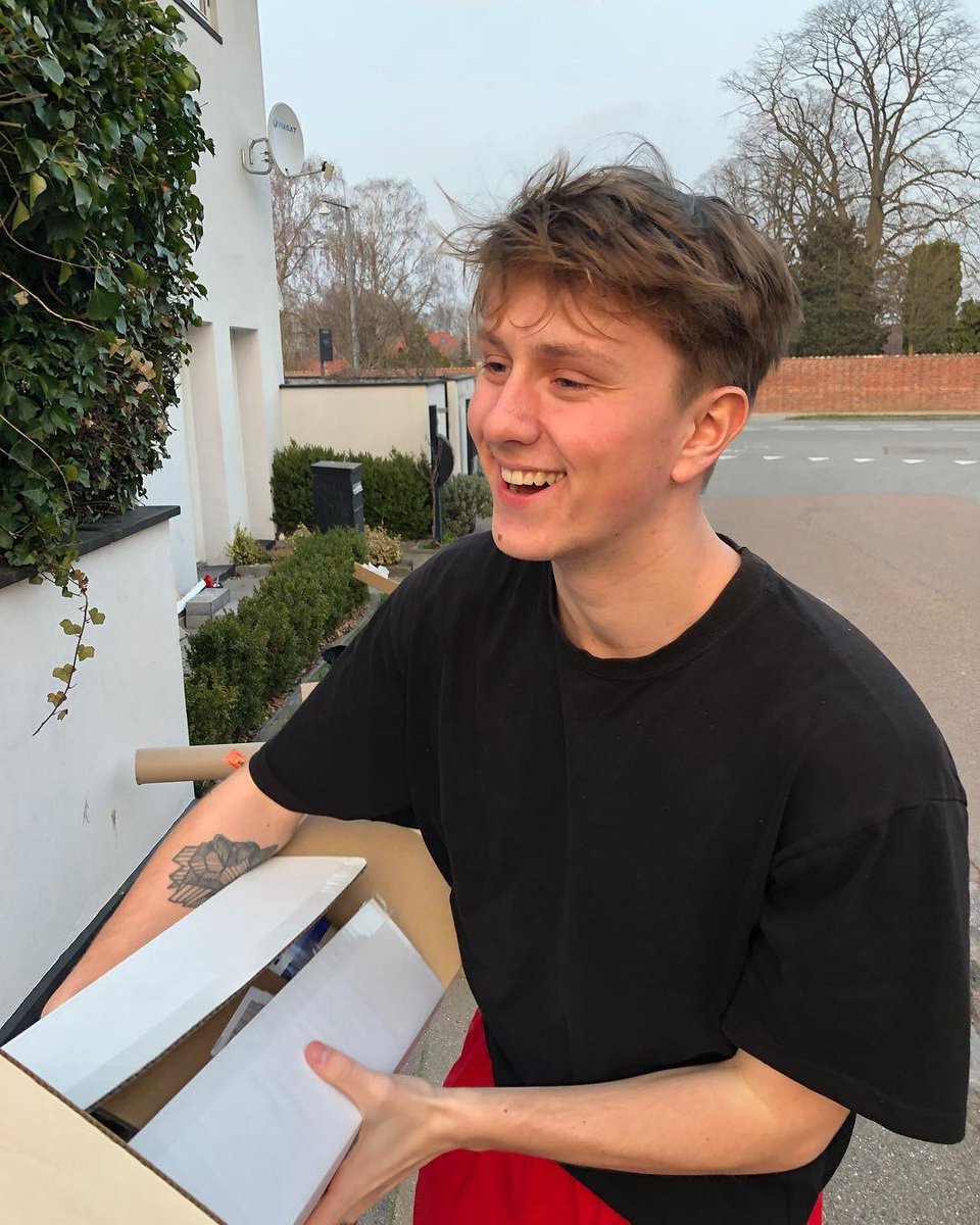 laugh with many, don’t trust any