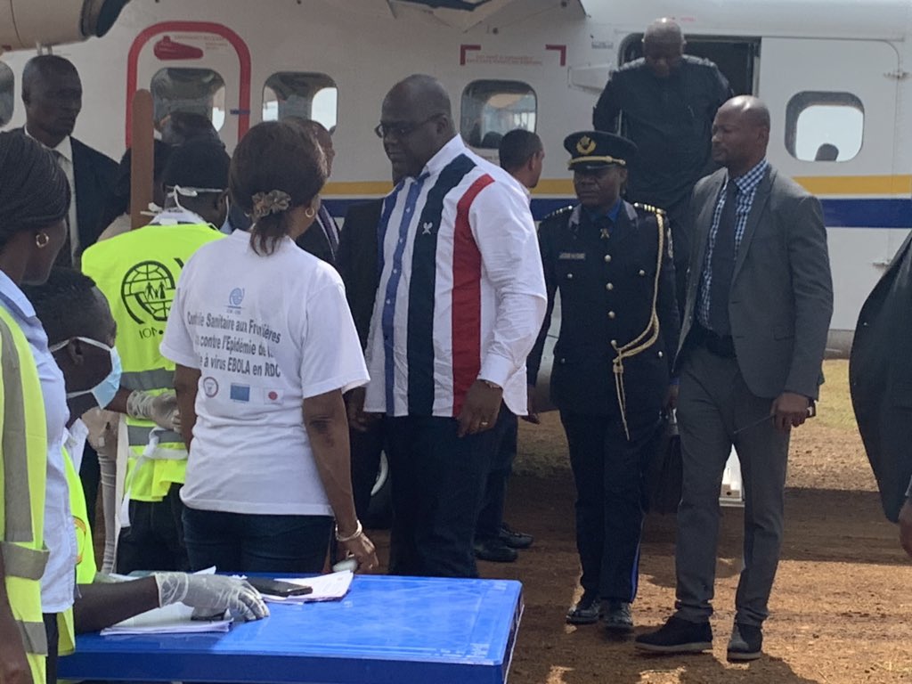 Presidence_RDC's tweet photo. #RDC le Chef de l’Etat vient d’arriver à #Beni ce mardi 16 avril 2019. Comme tout le monde il s’est plié à la prise de température et aux lavages des mains. #MesuresPrécautions https://t.co/5n50rWGHhM