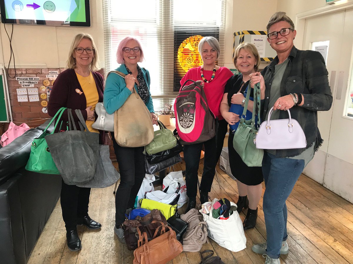 kirstyhyndes's tweet photo. We were loaded with bags today! Thank you to all of the people who donated #handbags @UniofNottingham for #InternationalWomensDay this year. We took some to @nottswcentre this morning from @UonWsn #WomensStaffNetwork https://t.co/bJ5uGbbDhp