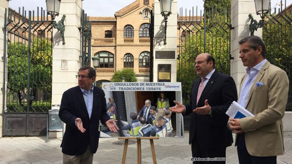 SebaostionGR965's tweet photo. Aqui donde comenzo la investigacion en 2016. Recordando con orgullo el 13 de abril de 2016, cuando el alcalde de Granada (siendo yo concejal y presidente Provincial del PP) salio detenido por corrupcion, eso si es un
#ValorSeguro 
#LaGranGranada
#LaGranNada
#granadaahorafunciona https://t.co/YzykxDRCbL