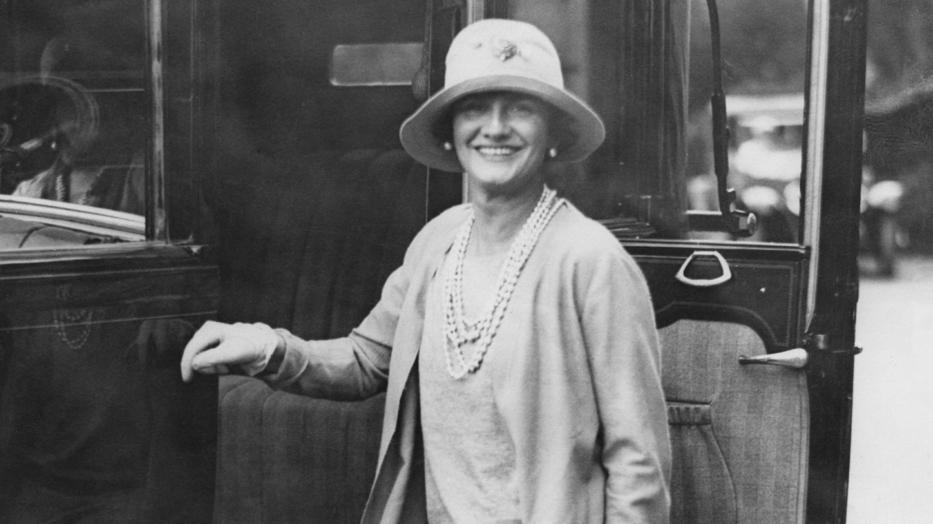 CHANEL on X: Gabrielle Chanel created more than fashion, she created a  revolution. Learn how she won over America with her audacious style, on   #InsideCHANEL  / X