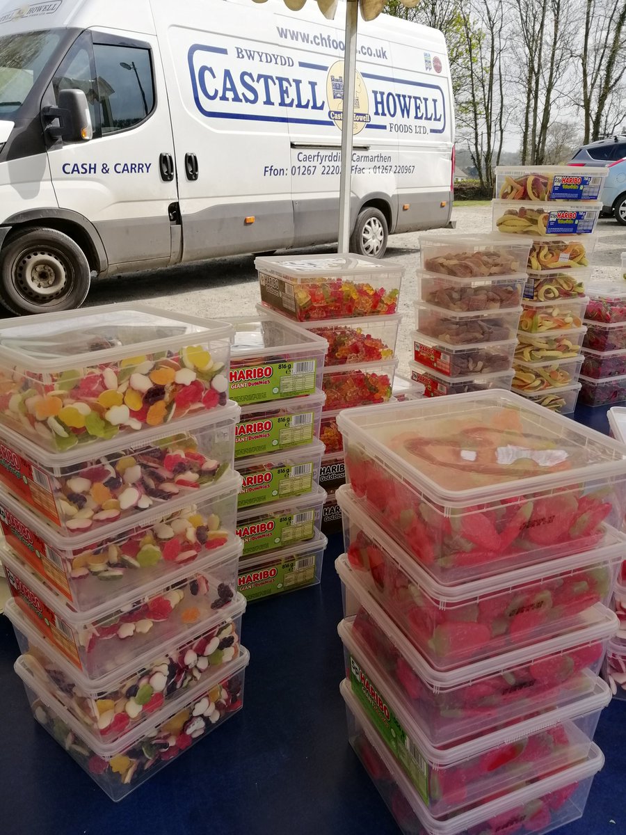 CPDFelinfachFC's tweet photo. Big thanks to @castellhowell for their prompt and helpful service in supplying the catering goods for last weekends festival. πππ₯π¬
#friendlydrivers #veryhelpful #goingtheextramile β½ https://t.co/u3nHtD6L2D
