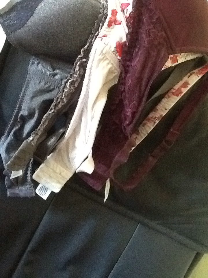 garafat87's tweet image. #monthlyRoutine Bügel wieder zurück in den BH nähen *seufz*