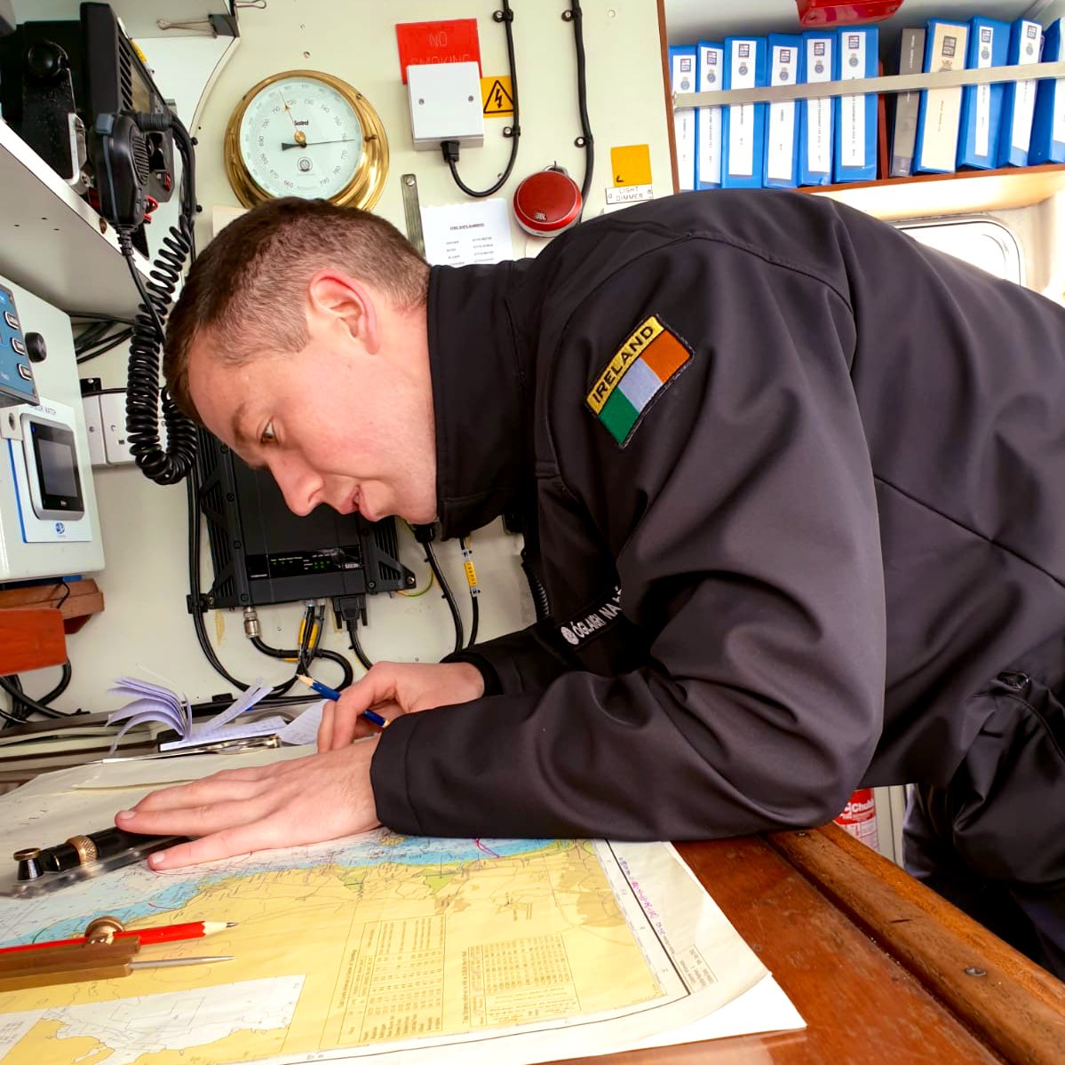 The 58th Naval Cadet Class conducting Navigation training earlier today in #Dublin Bay with @RoyalNavy @HMSExplorer @HMSExample & @HMSArcher. #1PBSEasterDeployment19