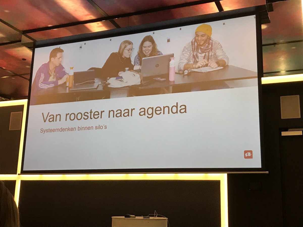 Bind_Community's tweet photo. Systeemdenken zorgt ervoor dat een systeem (Rooster) leidend is geworden. Terwijl een agenda veel beter aansluit bij de wensen van studenten. #hogeschoolrotterdam #dwe19 https://t.co/k4BetPQgag