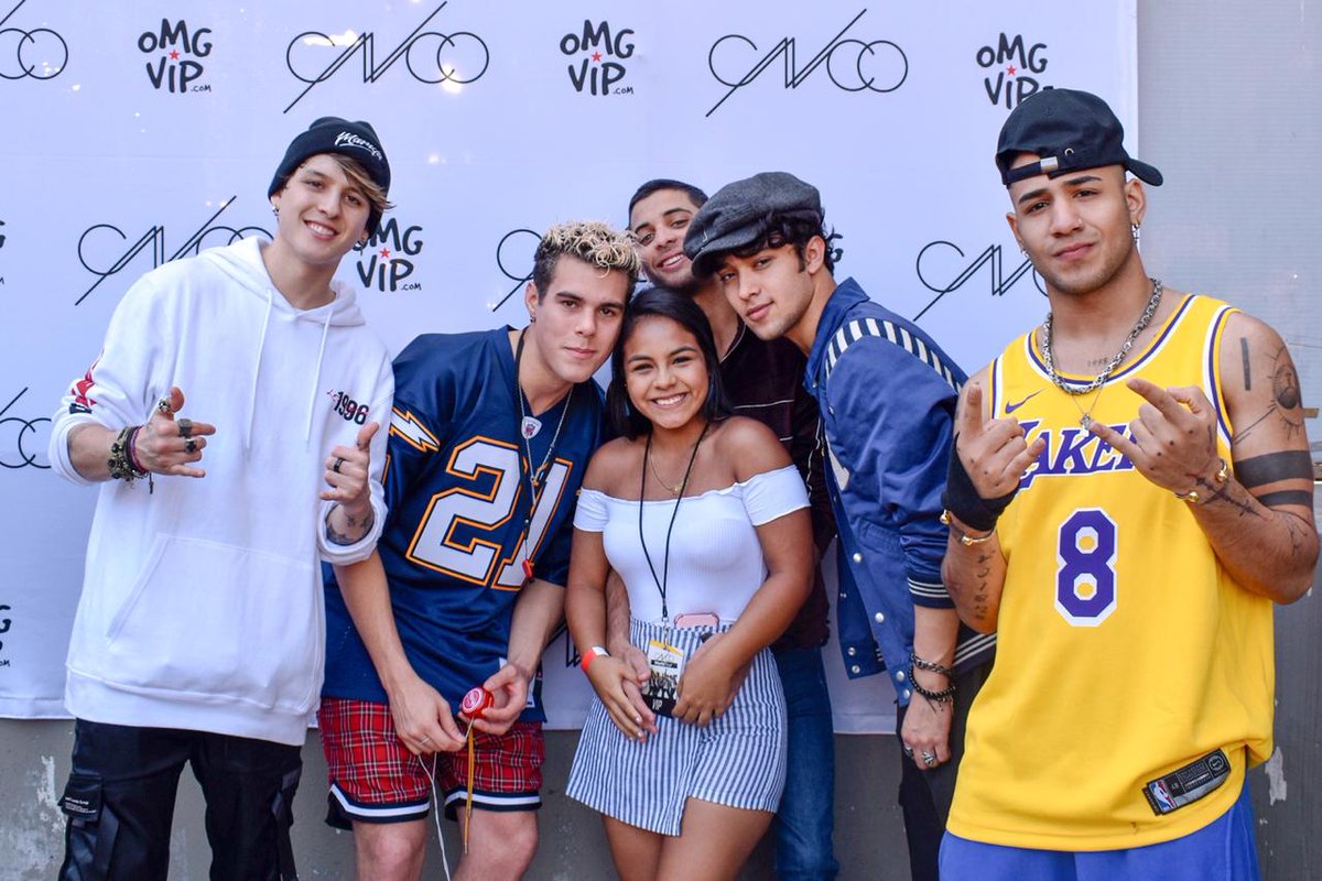 niccxlle's tweet photo. ♡ 𝔸 𝔻ℝ𝔼𝔸𝕄 ℂ𝕆𝕄𝔼 𝕋ℝ𝕌𝔼 ♡
• @cncomusic •
al fin, después de tanto tiempo, logré conocerlos, fue el mejor día de mi vida, gracias por ser como son, su humildad es única, nunca cambien, me hacen la chica más feliz de todo el mundo.
#cncoworldtour #cncoperu #CNCO https://t.co/84odKo1RvO