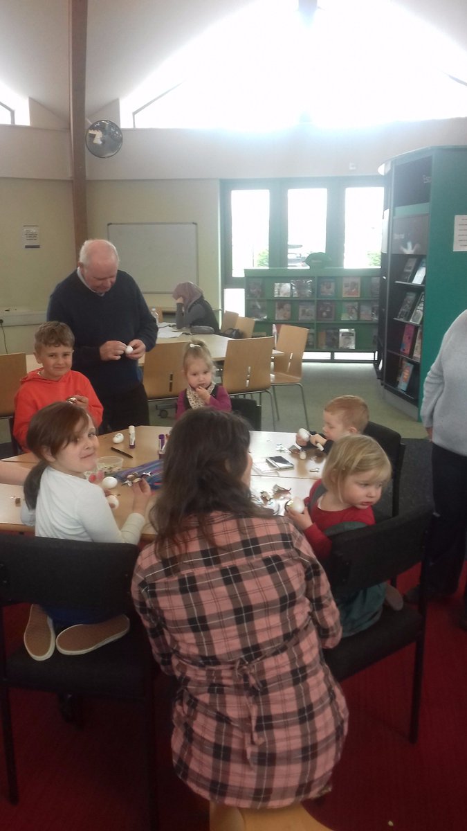 AlnaarC's tweet image. Kids, parents &amp;amp; grandparents doing Easter craft activities here at #MowbrayGardensLibrary earlier today.