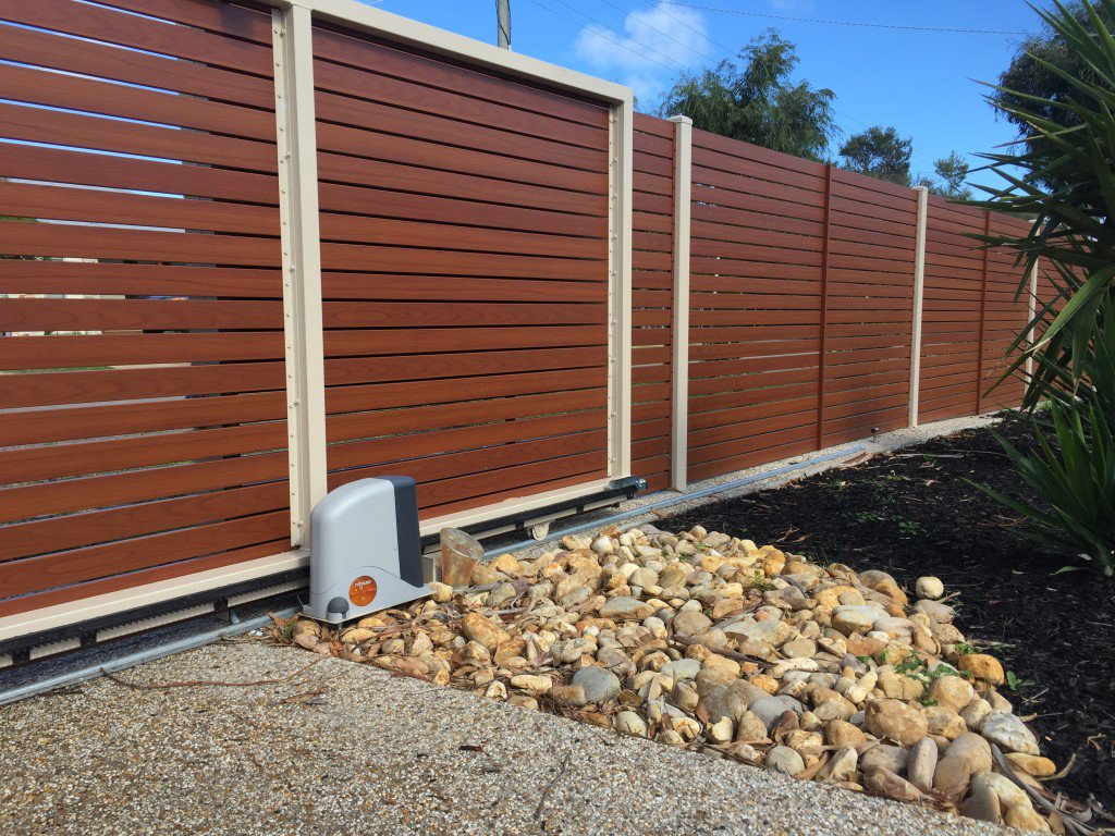 AccoladeScreens's tweet image. ALISCREEN automatic gates range comes standard with safety obstacle sensors to prevent accidental closing and signal booster for an increased remote range. accoladescreens.com.au/products/autom…
 #AutomaticGates #ManualGates
