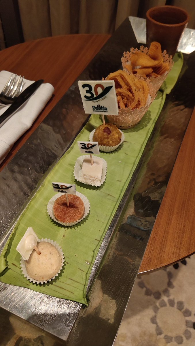 dhempe's tweet photo. Lovely surprises during our fabulous stay at @CrownePlazaChn #DakshinTurns30
#DakshinBloggerBus #DakshinAtCrownePlaza
#PrideOfChennai #CPChennai #IHG #AnIHGHotel #IHGFoodie #GVMediaTech #MacroTraveller #DhempeTravelBlog #DhempeNivyTravels
@gvmediatech @jitbose1 @nivedithg https://t.co/SNEjKlIgx0