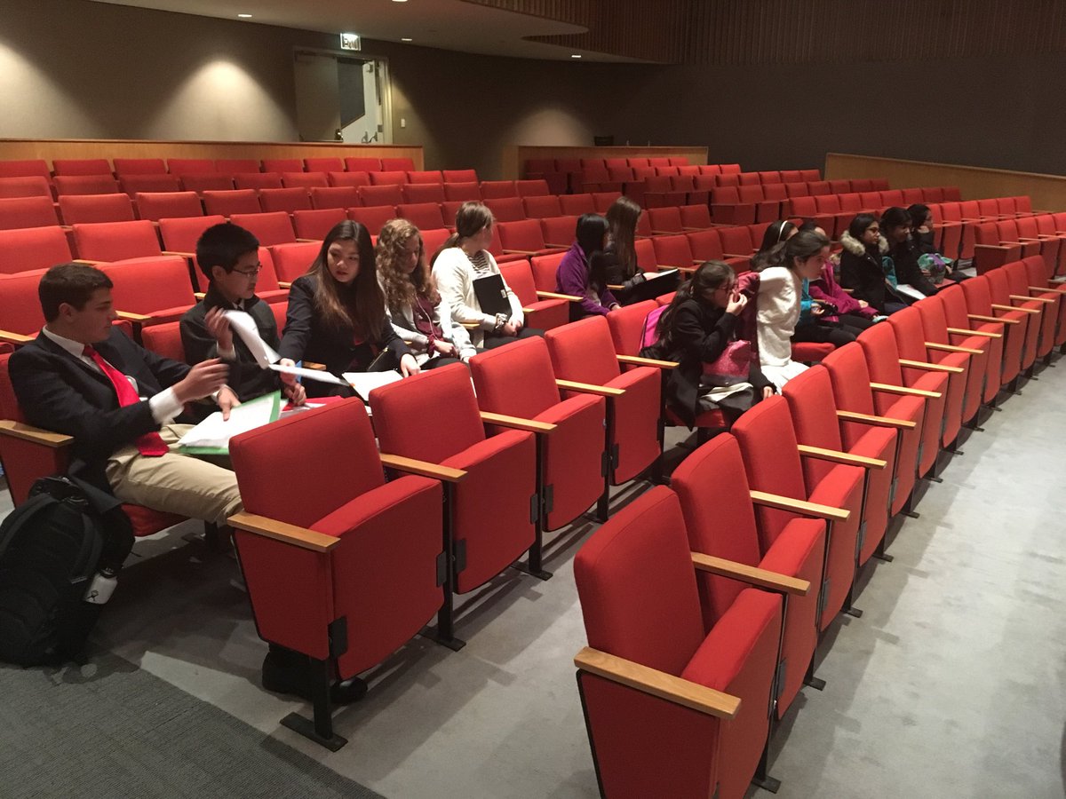JCLenk's tweet photo. ⁦@BeachwoodBison⁩ middle school #ModelUN team is ready to make the world a better place ⁦@CleWorldAffairs⁩ #JrMUN https://t.co/vETylEkg3x