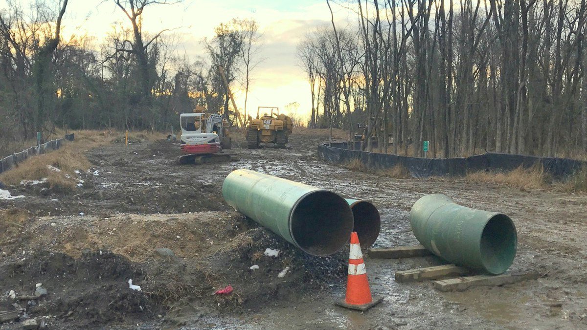 BaltimoreBrew's tweet image. After 700+ trees cut down in Leakin Park, campaign contributions from @MyBGE officials &amp;amp; a (@MayorPugh50) Healthy Holly purchase by an @Exelon director - utility is set to pay 1/7th the value of pipeline franchise.  bit.ly/2GqbhpJ