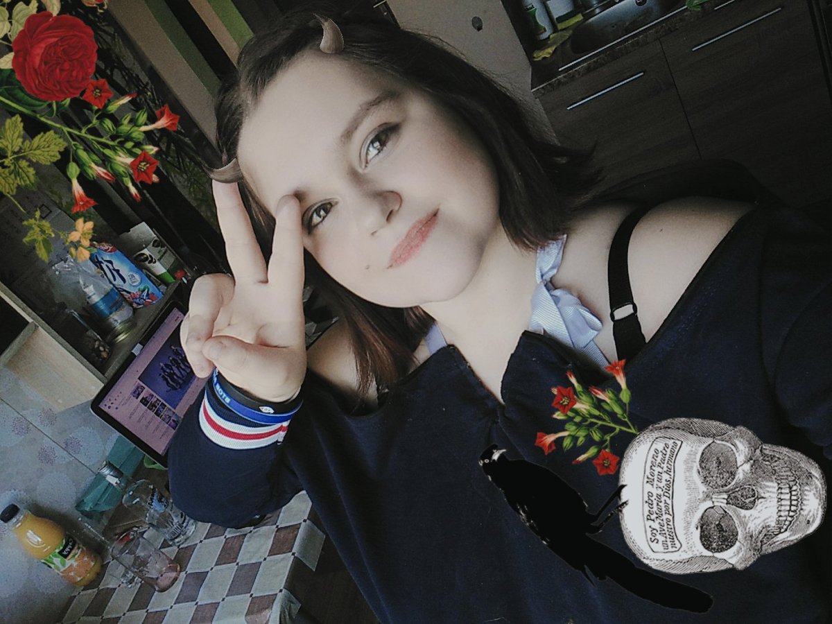 Slowbluerain's tweet image. Czuję się dziś cute plus ten filtr jest mega więc osłońcie dziś oczy bo będę pokazywać swój ryj love yu