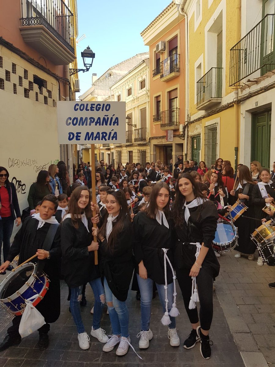 ciamariah's tweet photo. Nuestr@s alumn@s participaron otro año más en la tradicional Tamborada Escolar! Qué destreza tenían algun@s!! 🥁 https://t.co/xQIkNi0sJx