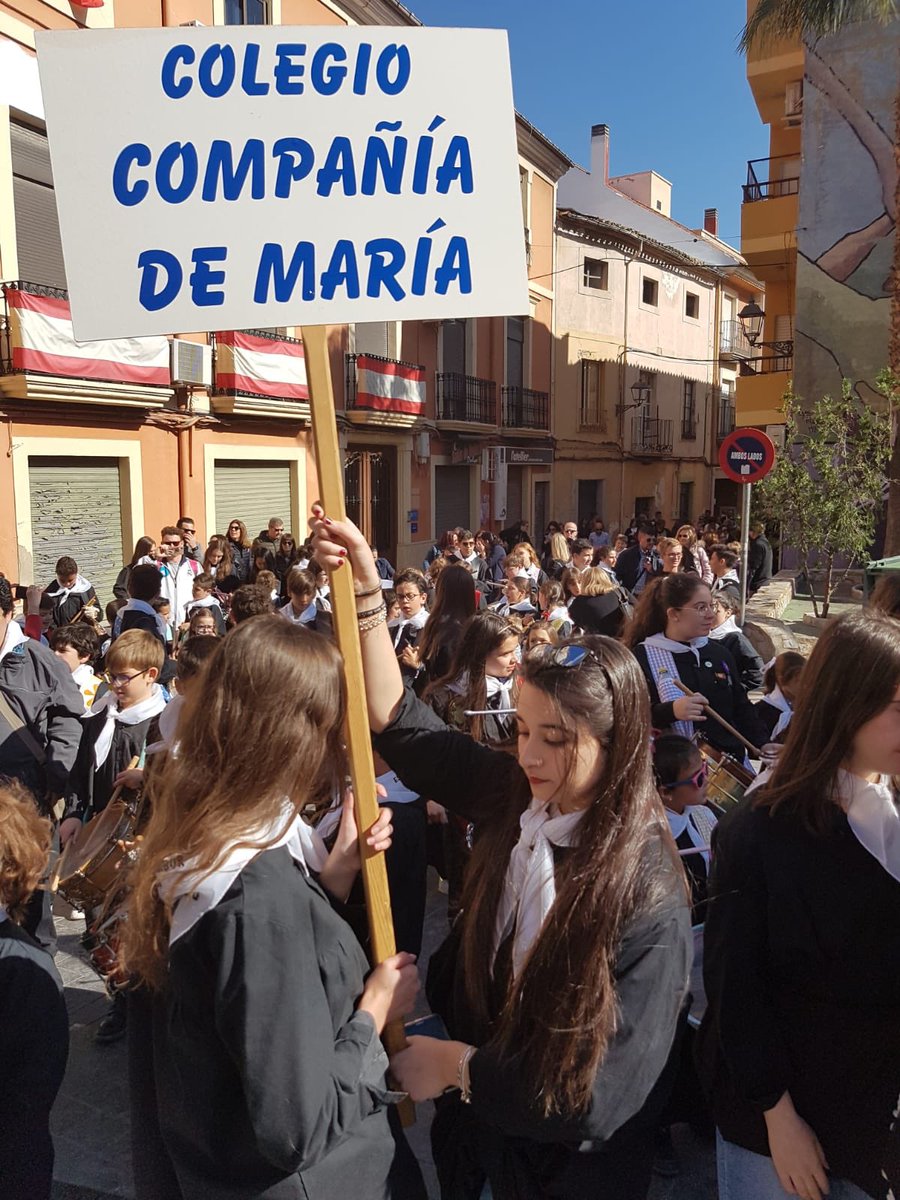 ciamariah's tweet photo. Nuestr@s alumn@s participaron otro año más en la tradicional Tamborada Escolar! Qué destreza tenían algun@s!! 🥁 https://t.co/xQIkNi0sJx