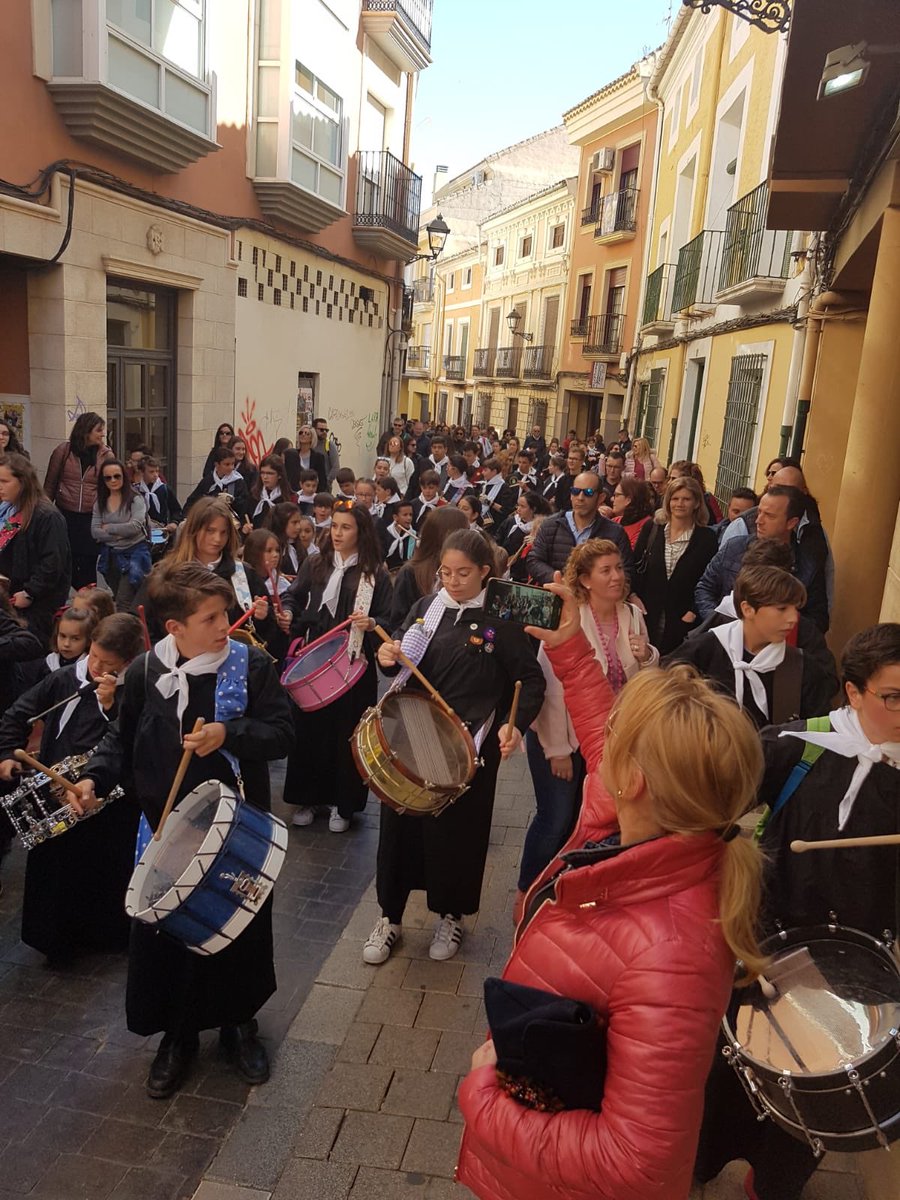 ciamariah's tweet photo. Nuestr@s alumn@s participaron otro año más en la tradicional Tamborada Escolar! Qué destreza tenían algun@s!! 🥁 https://t.co/xQIkNi0sJx