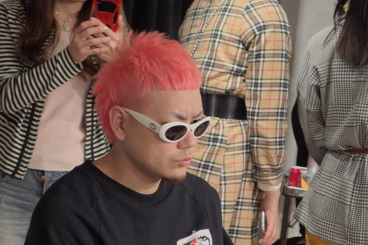 KinstTu's tweet photo. B/B Talks カットライブ
大阪梅田のGOGO Hairさん
２ブロックウルフスタイル
前髪はクロップ　横をフェード
個性的なのは、梅田スタイル
話が魅力的でした
#bbtalks #gogohair #カットライブ #lhsg https://t.co/iXYhljNCDV