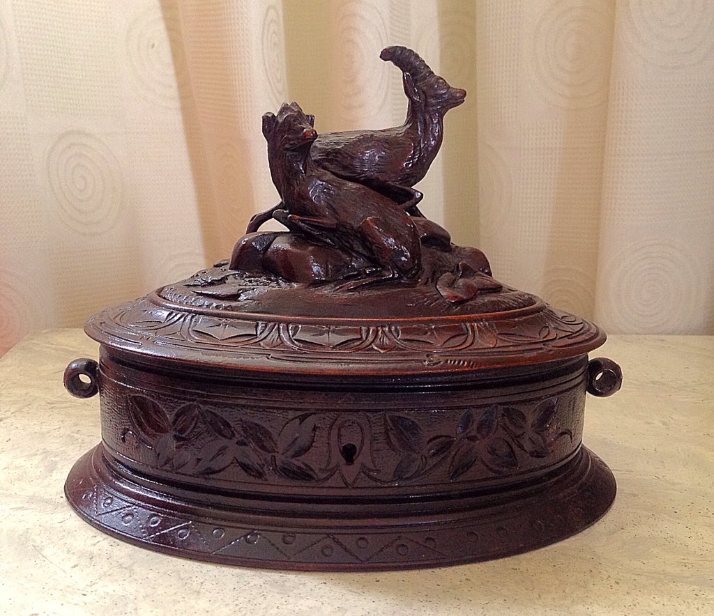 eversleybarn's tweet photo. #antique #blackforest #antiqueblackforest #blackforestbox #blackforestgoats #goats #antiqueboxes #antiquebox #collectables #giftideas #sheptonflea #sheptonmallet #judismithantiques #showeringpavillion #Eastersunday https://t.co/MvUJ59y0tS https://t.co/EqAwYnXxe7